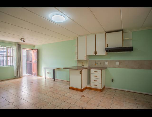 2 BEDROOM TOWNHOUSE SOLD IN CHURCHILL ESTATE
